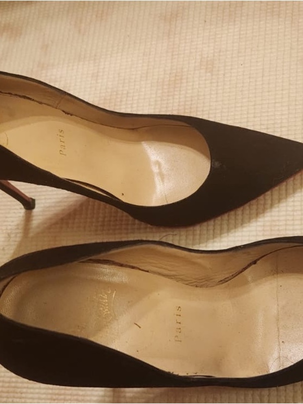 Black Pointed-Toe Women's Pumps - Classic Evening Heel